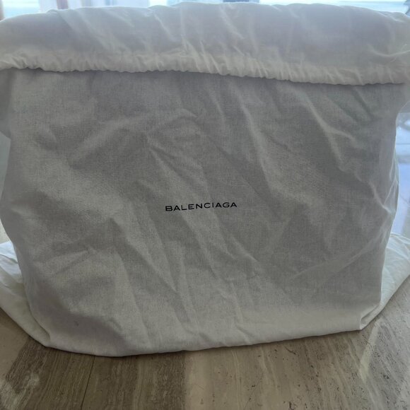 Balenciaga Large Tube Round bag in grey (RARE FIND) - Picture 4 of 6